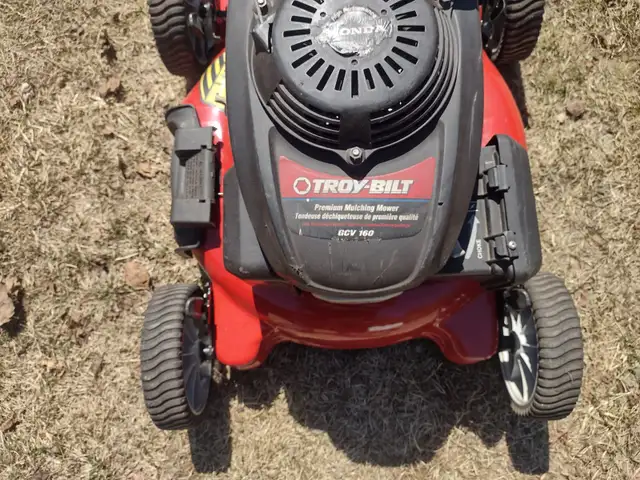 Tondeuse a gazon TROY-BILT moteur HONDA  160cc 21'' de coupe - Photo 2