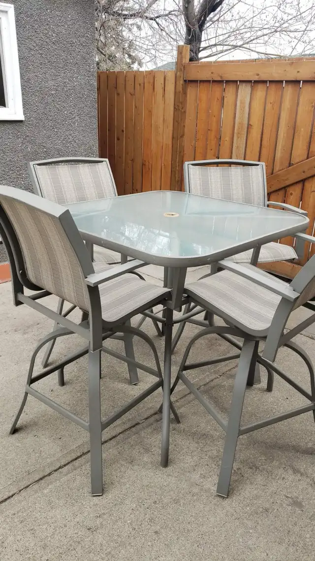 Patio set table and 4 chairs