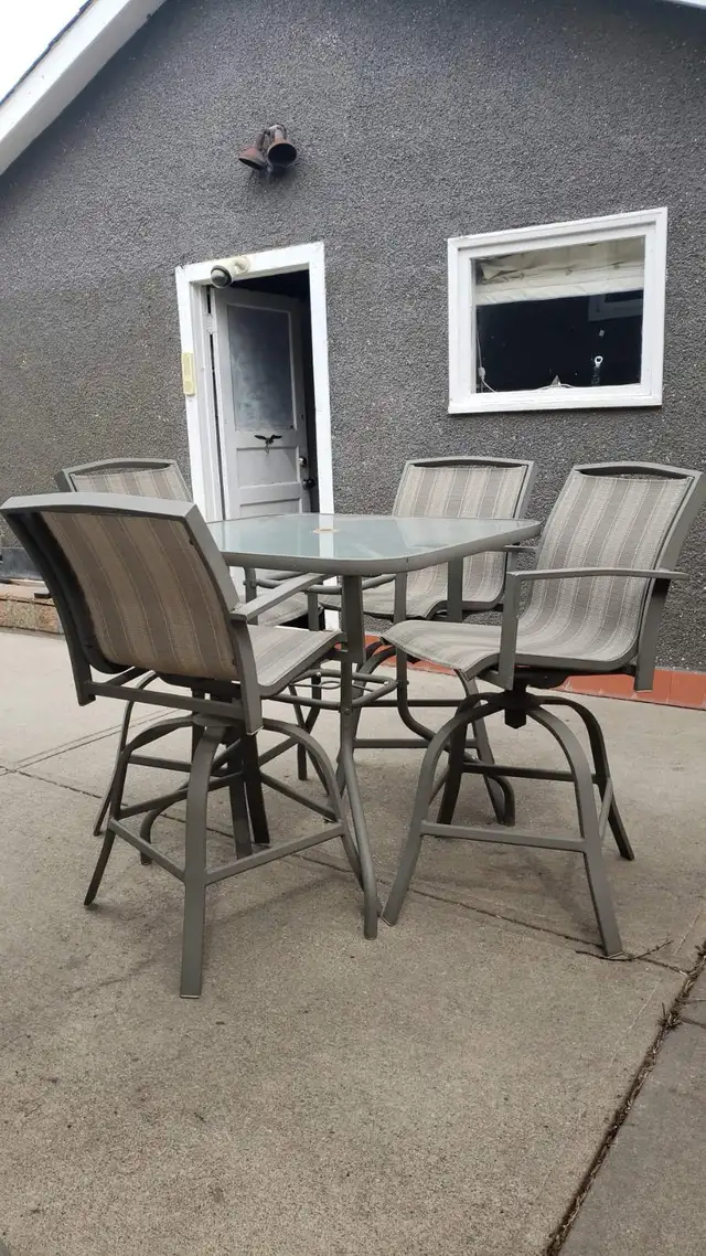 Patio set table and 4 chairs - Photo 2