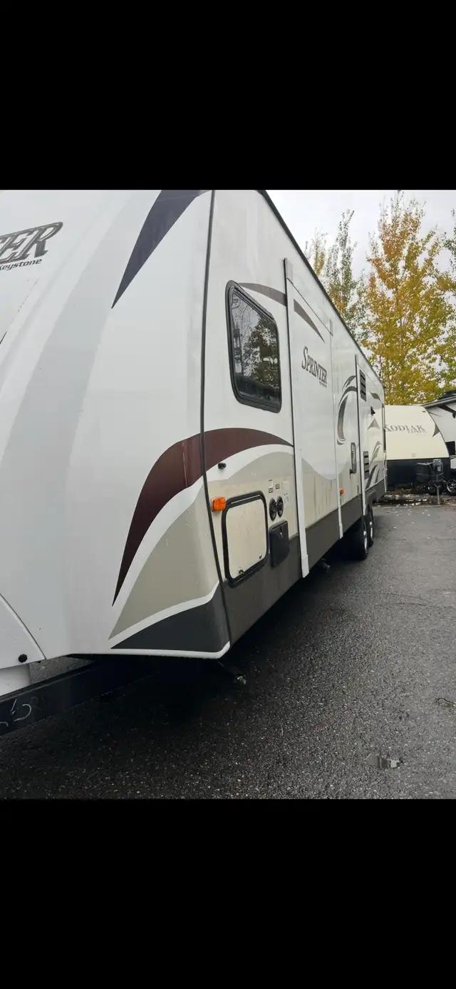 33 Foot Couples Trailer - Photo 3