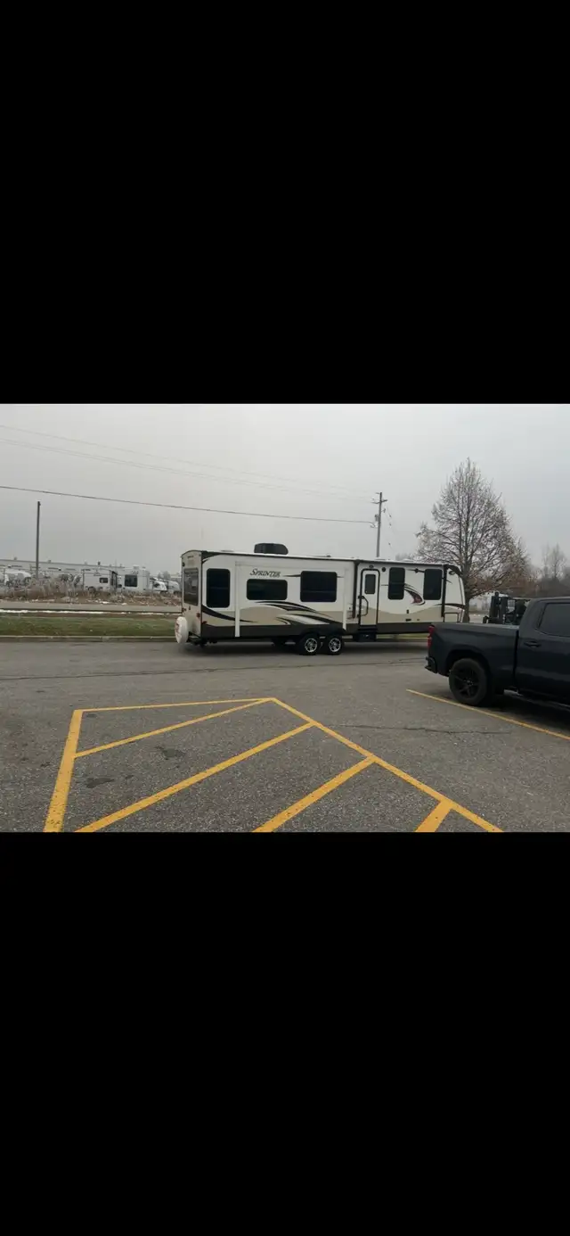 33 Foot Couples Trailer - Photo 4
