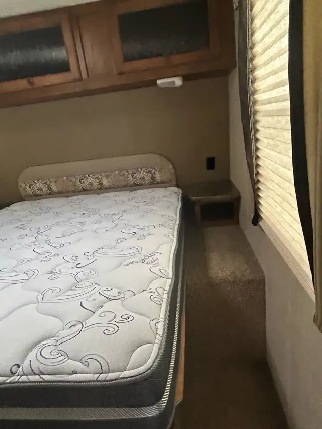 33 Foot Couples Trailer - Photo 8