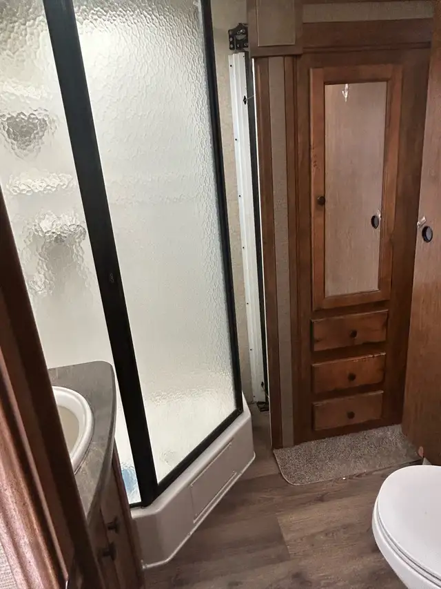 33 Foot Couples Trailer - Photo 9