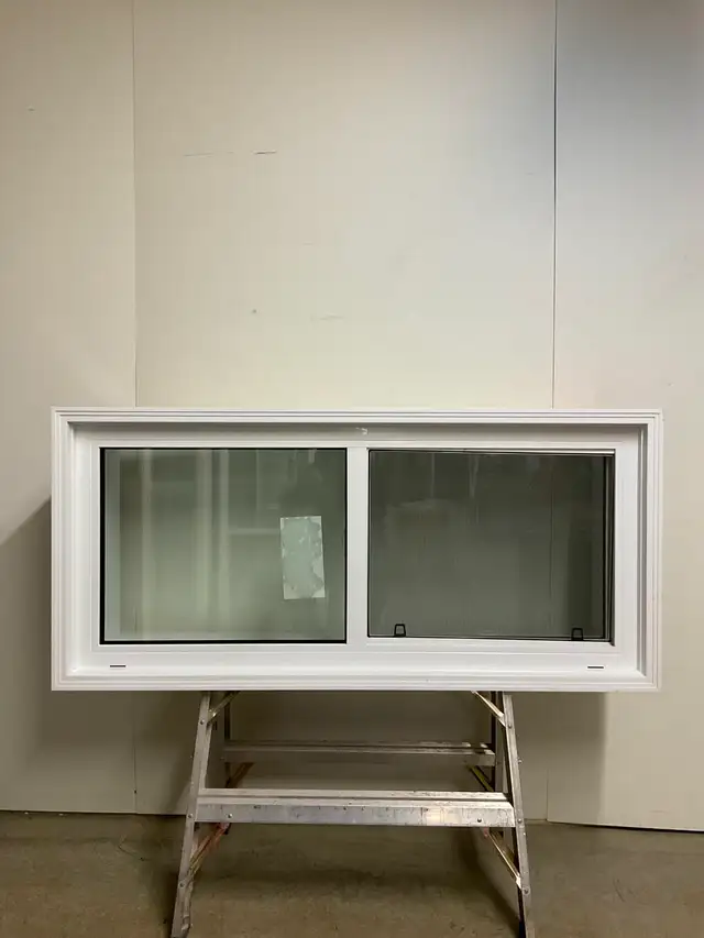 10715CP Fenêtre Coulissante PVC Blanc 2 sect 1 ouvr 57 x 26 1/2