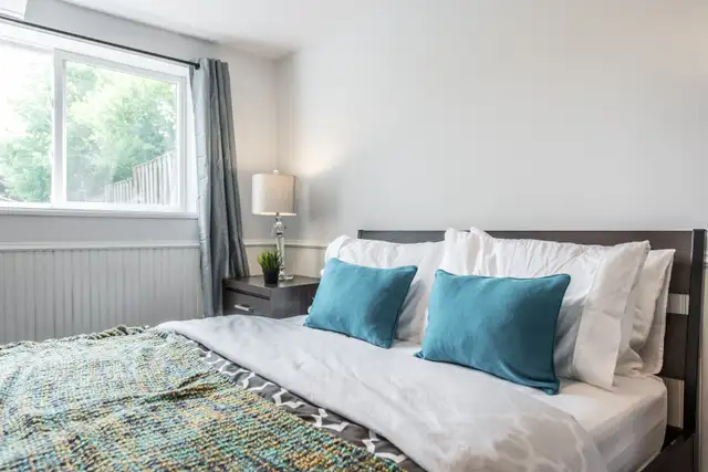 Walk-Out 2 Bedrooms Basement Apartment at Yonge/Major Mackenzie - Photo 2