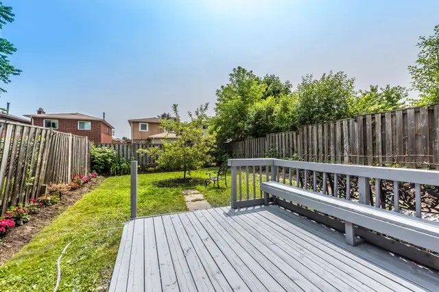 Walk-Out 2 Bedrooms Basement Apartment at Yonge/Major Mackenzie - Photo 11