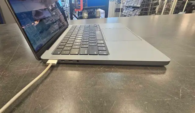 MacBook Pro M1 Pro 16GB x 500GB laptop - Photo 5