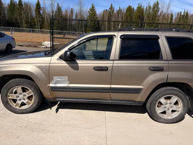 2006 Jeep Grand Cherokee Laredo 4.7L V8 - Photo 2