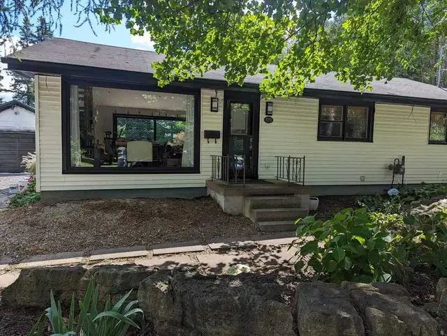 Mike's painting service - Photo 2