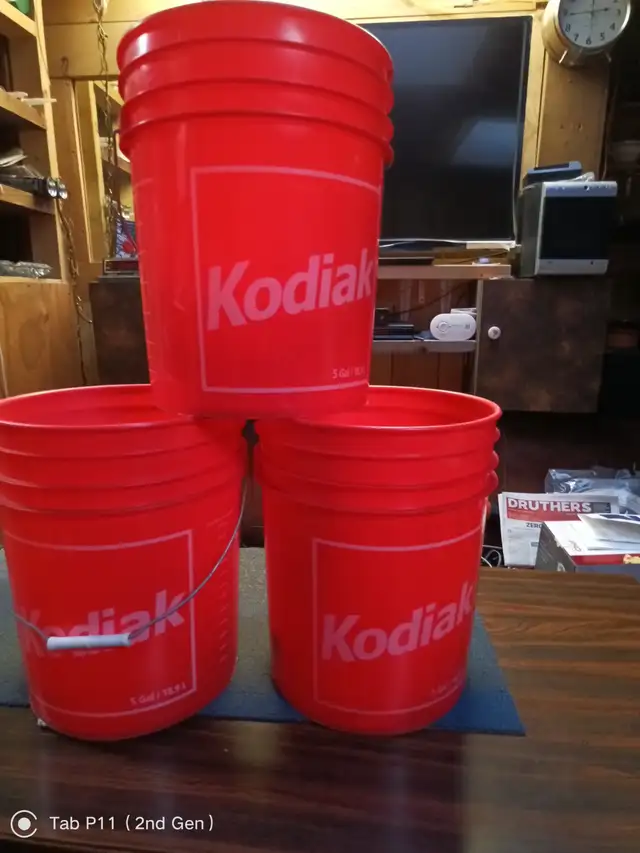 Industrial strength pails - Photo 2