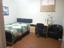 Furnished Bsmt bachelo/Separate entrance/Utilities included - Photo 2