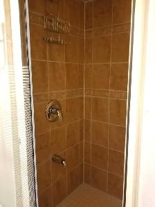 Furnished Bsmt bachelo/Separate entrance/Utilities included - Photo 6