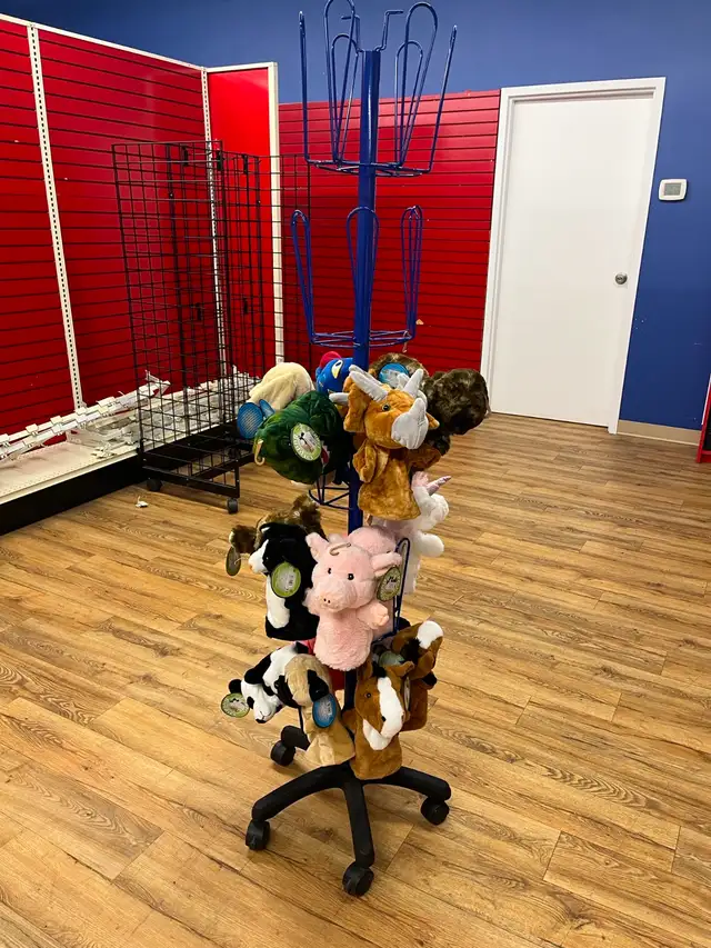 Various Store Racks - Photo 2