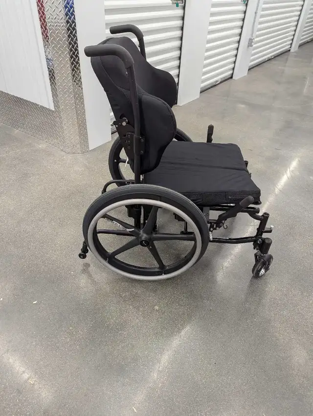 Quickie QX Wheelchair-All Accessories Add ONs Included - - Photo 2