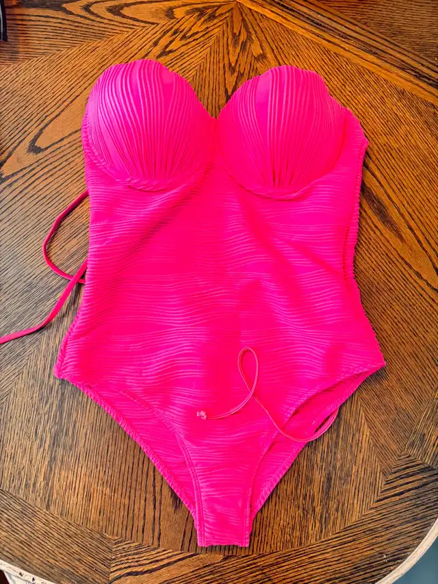 NWT - Women’s One Piece Bathing Suits - Photo 3