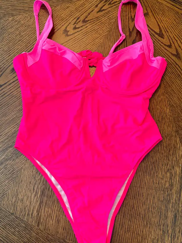 NWT - Women’s One Piece Bathing Suits - Photo 10