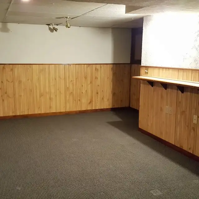 Basement for rent available from April 1, 2026 in Shawnessy - Photo 8
