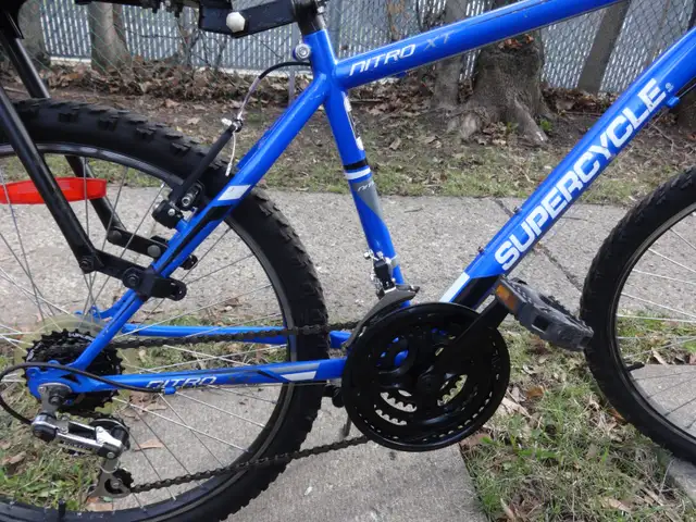 VÉLO SUPERCYCLE NITRO XT, DE 24 POUCES,EN TRÈS BON ÉTAT. - Photo 3
