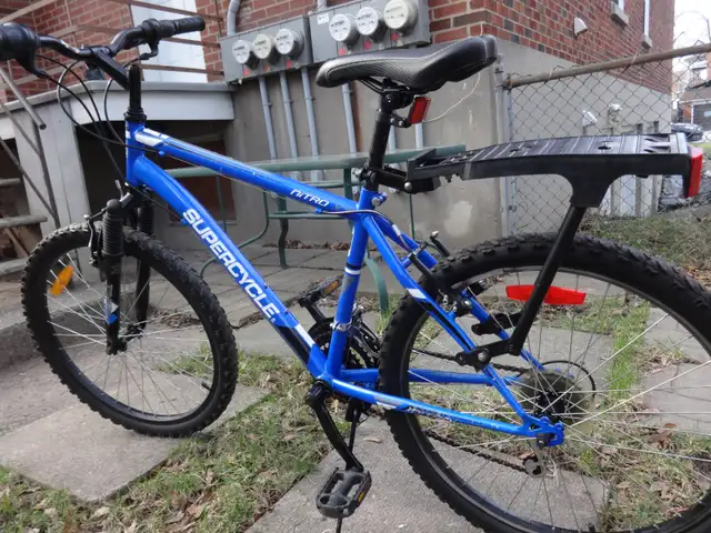 VÉLO SUPERCYCLE NITRO XT, DE 24 POUCES,EN TRÈS BON ÉTAT. - Photo 6
