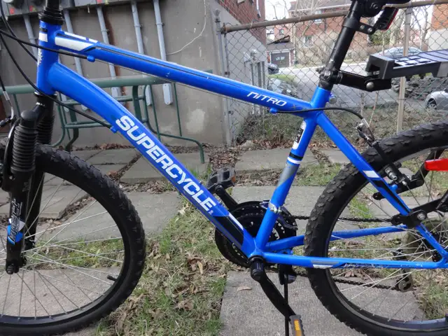 VÉLO SUPERCYCLE NITRO XT, DE 24 POUCES,EN TRÈS BON ÉTAT. - Photo 7