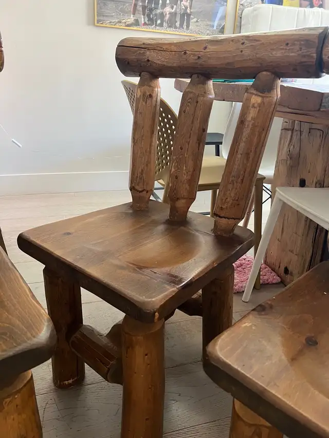 Very solid vintage farmhouse wood chairs - Photo 4