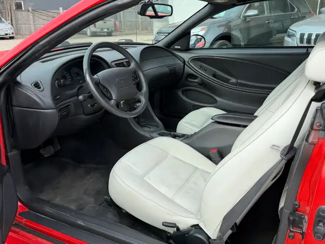 2000 Ford Mustang Convertible ONLY 99,000KMS! - Photo 13