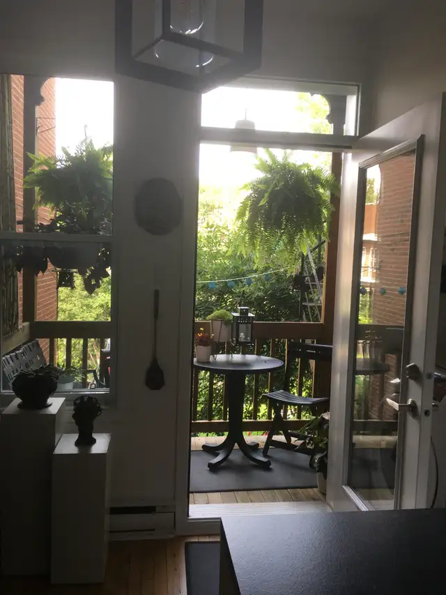 MÉTRO JEAN-TALON, BEAU 3 1/2 RÉNOVÉ-1115$ PAR MOIS - Photo 4