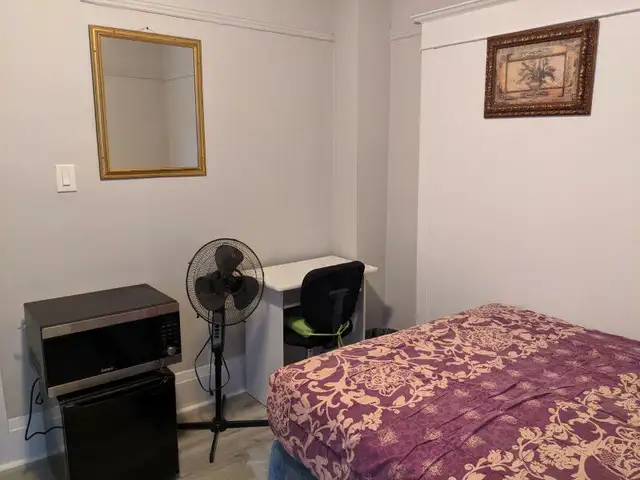 FURNISHED ROOM IN THORNCLIFFE PARK DR. WIFI AND TV
