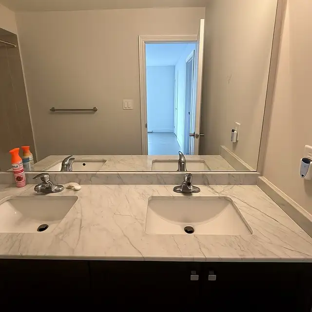 Large Room for rent (Barrie - Mapleview & Essa) - Photo 4