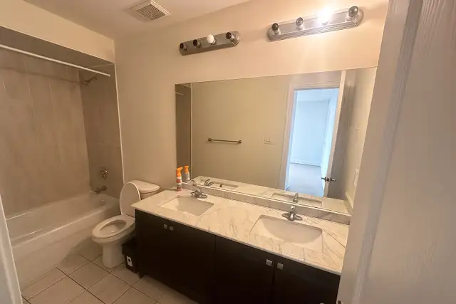 Large Room for rent (Barrie - Mapleview & Essa) - Photo 5