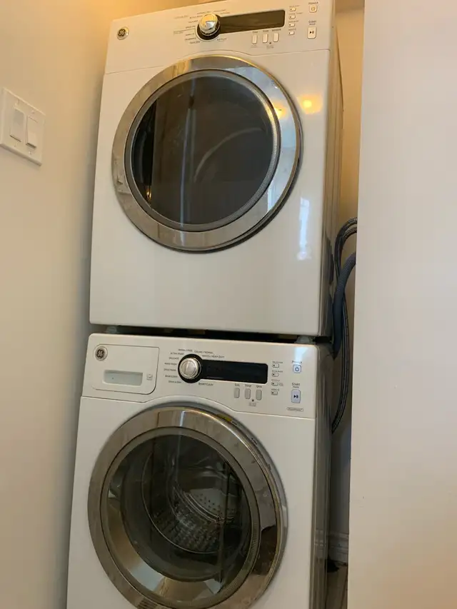 Large Room for rent (Barrie - Mapleview & Essa) - Photo 8