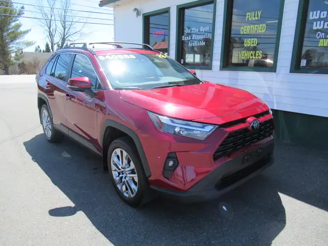 2023 Toyota RAV4 XLE w/ Upgrade Package | 19's | Leather | Memor