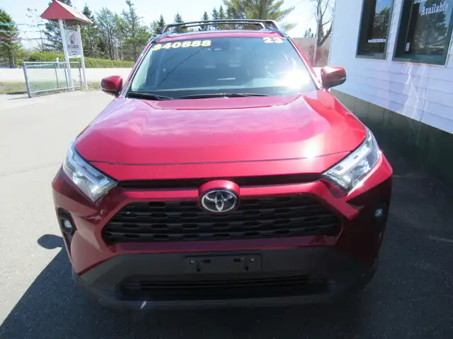 2023 Toyota RAV4 XLE w/ Upgrade Package | 19's | Leather | Memor - Photo 3