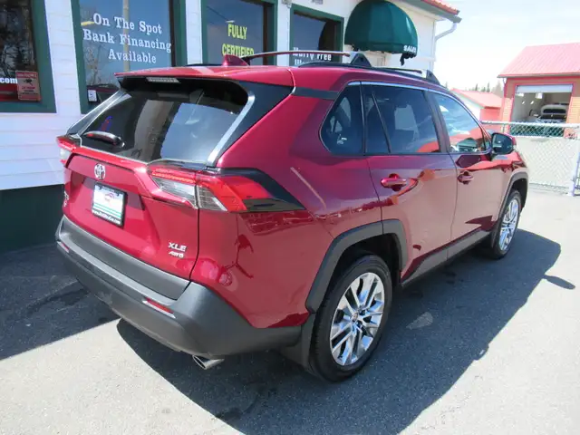 2023 Toyota RAV4 XLE w/ Upgrade Package | 19's | Leather | Memor - Photo 10