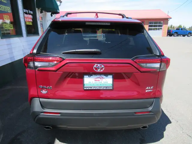 2023 Toyota RAV4 XLE w/ Upgrade Package | 19's | Leather | Memor - Photo 11