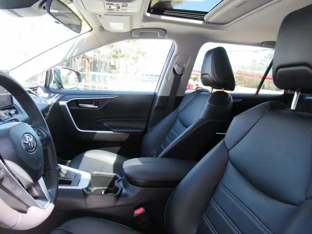 2023 Toyota RAV4 XLE w/ Upgrade Package | 19's | Leather | Memor - Photo 20