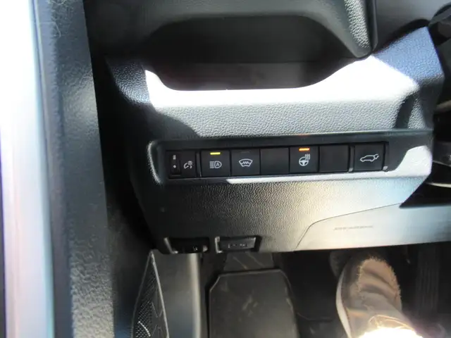 2023 Toyota RAV4 XLE w/ Upgrade Package | 19's | Leather | Memor - Photo 23