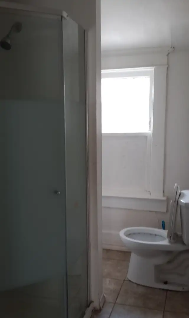 3-bedroom house in washington park ,Regina for rent - Photo 5