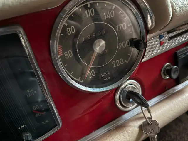 1968 Mercedes benz 280sl pagode convertible barn find - Photo 5