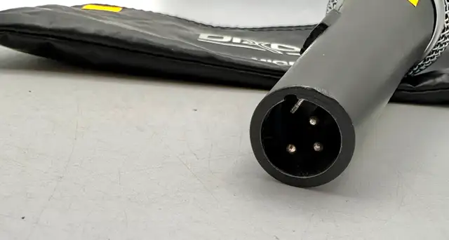 Shure SM48S Music Microphone with Bag - Photo 2