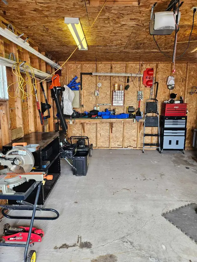 garage clean out/estate sale - Photo 2