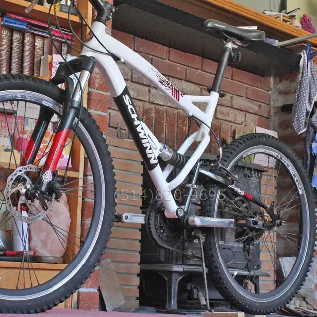 Vélo montagne Schwinn Graft Pro freins disque et fourche lockout - Photo 9