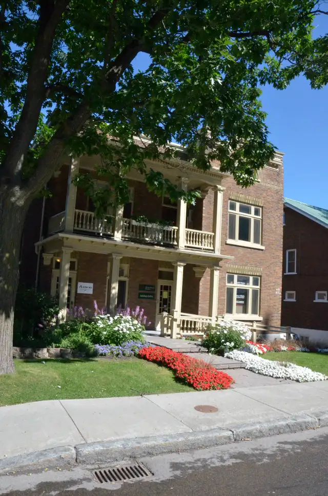 7 1/2 Montcalm Chemin Ste-Foy - Chauffé, eau chaude - Photo 2