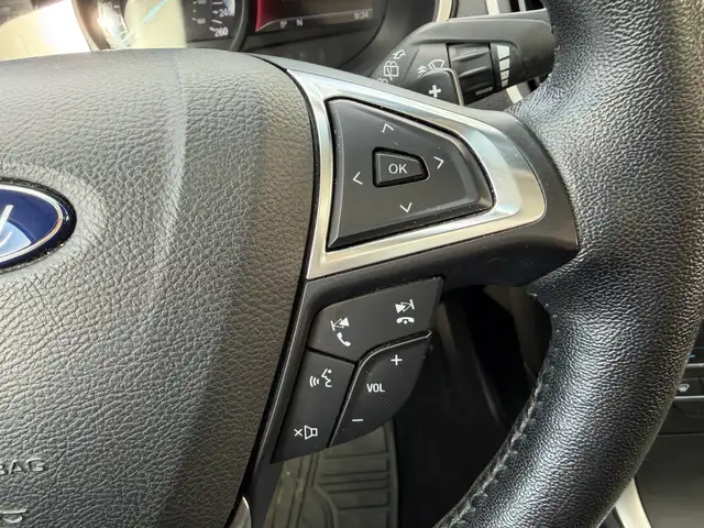 2016 Ford Edge SEL AWD - Photo 20