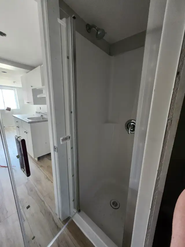 220A King St W - Newly Renovated Studio West, Util incl - Photo 6