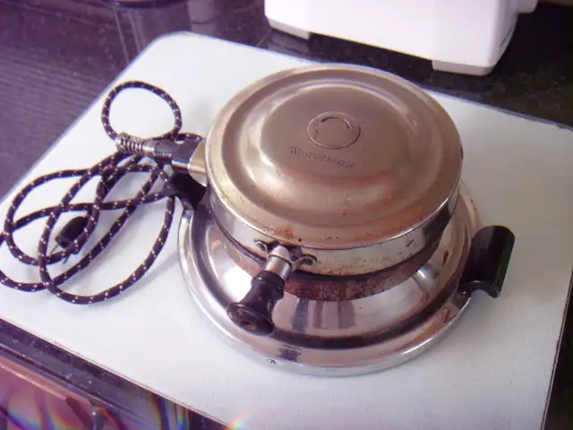 vintage antique westinghouse waffle maker
