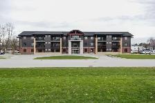 Luxury 1 Bedroom   Den Apartment in Exeter - 6 Appliances - Photo 5
