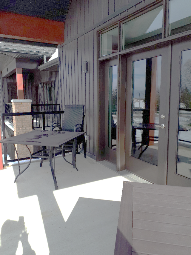 Luxury 1 Bedroom   Den Apartment in Exeter - 6 Appliances - Photo 10