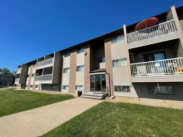 2 Bedroom Apt. in Stettler - Photo 2