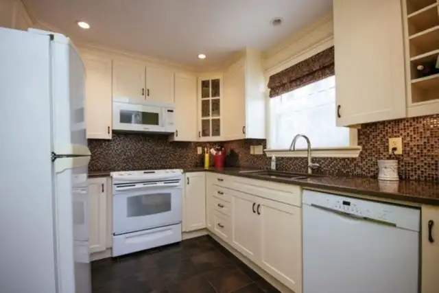 19-031 Sunny corner condo in the South End - Photo 5